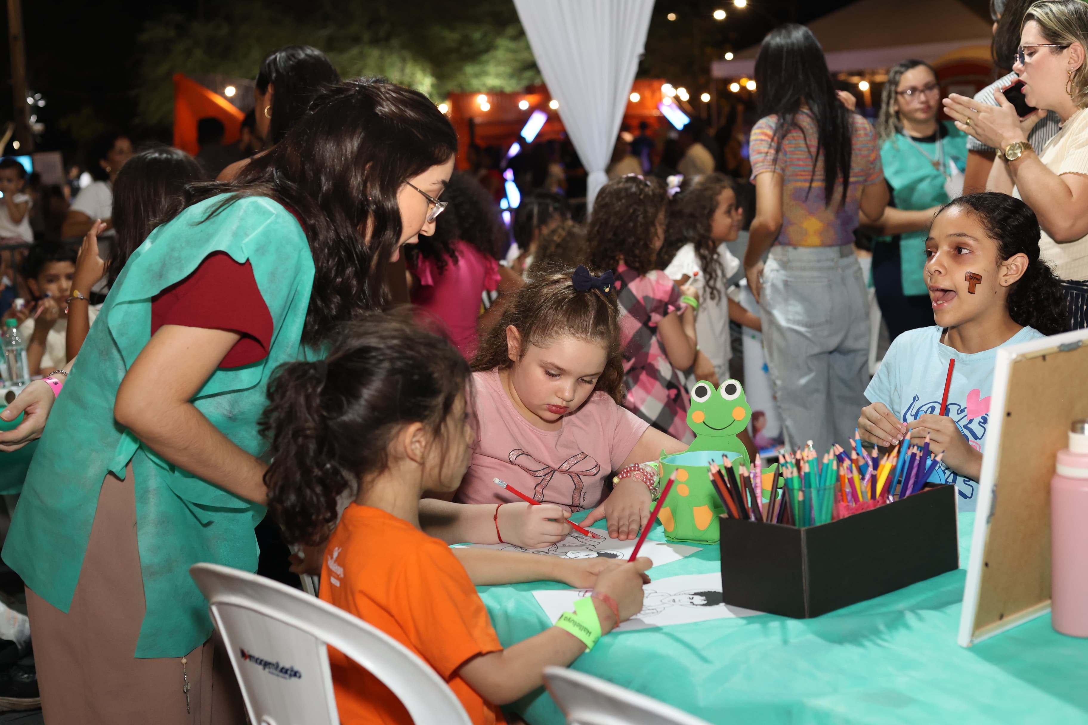 O encanto do Halleluya Kids: onde as crianças fazem uma experiência com o amor de Deus brincando